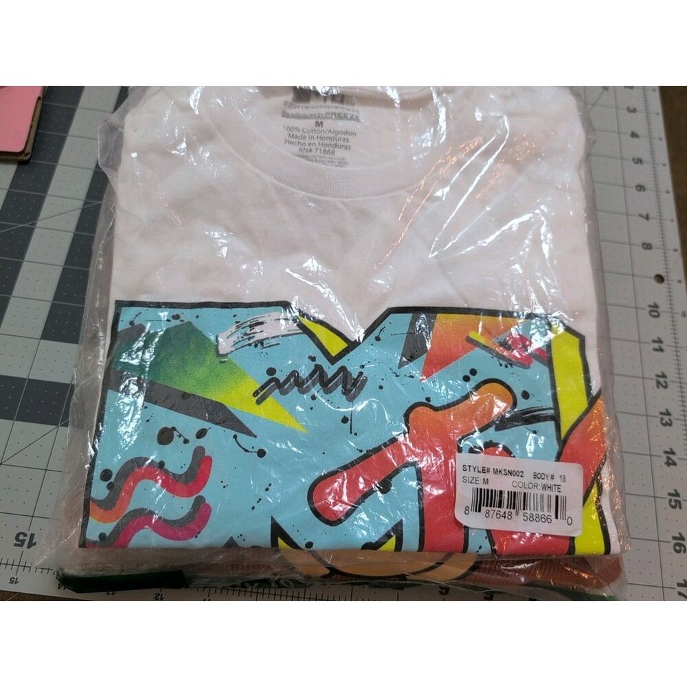 MTV Music Television M 2024 White Graphic Logo Crew Neck T-Shirt Adult Orig Pckg